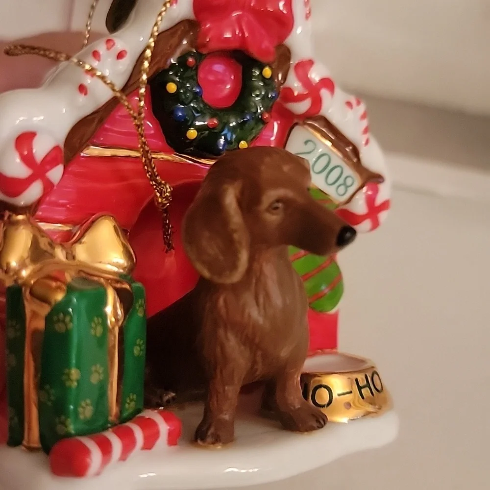 Danbury Mint 2008 Dachshund in dog house ornament new nwt